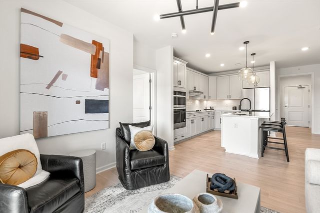 30 Coppersmith Way 408, Canton, MA 02021