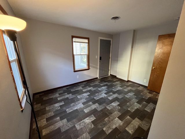 909 College AVENUE, Racine, WI 53403