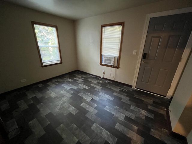 909 College AVENUE, Racine, WI 53403