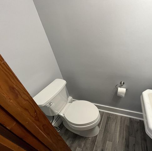 909 College AVENUE, Racine, WI 53403