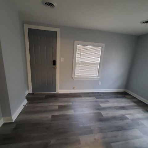 909 College AVENUE, Racine, WI 53403