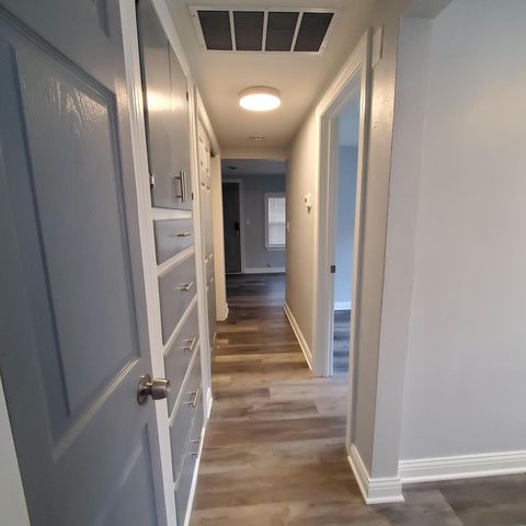 909 College AVENUE, Racine, WI 53403