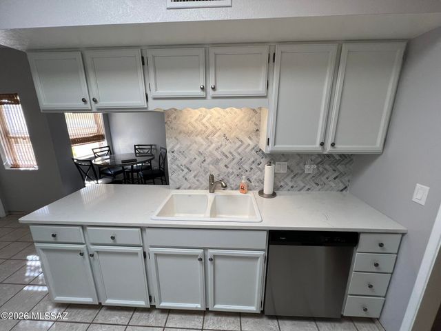 1290 W Camino Velasquez, Green Valley, AZ 85622