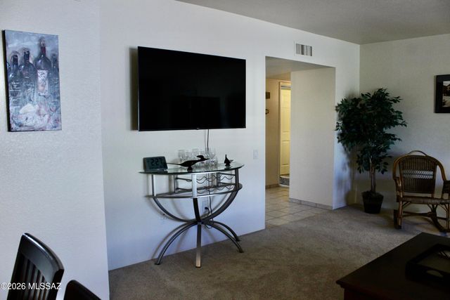 1290 W Camino Velasquez, Green Valley, AZ 85622