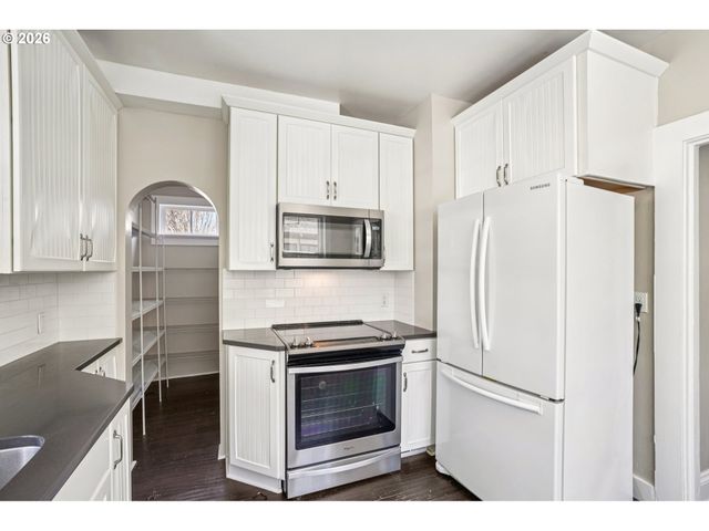 2451 Se YAMHILL St, Portland, OR 97214