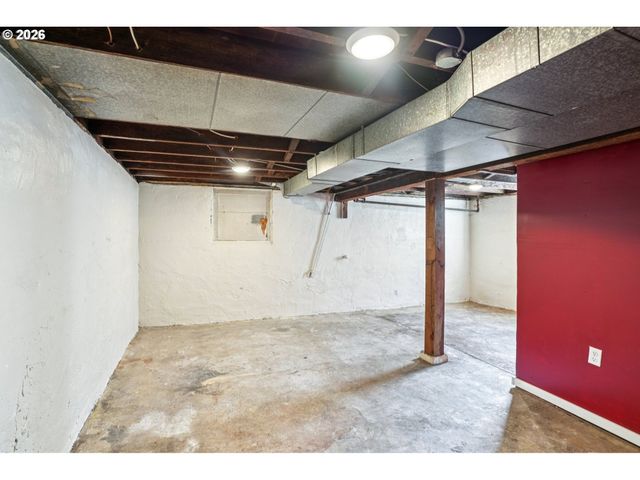 2451 Se YAMHILL St, Portland, OR 97214