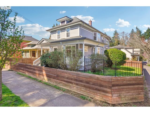 2451 Se YAMHILL St, Portland, OR 97214