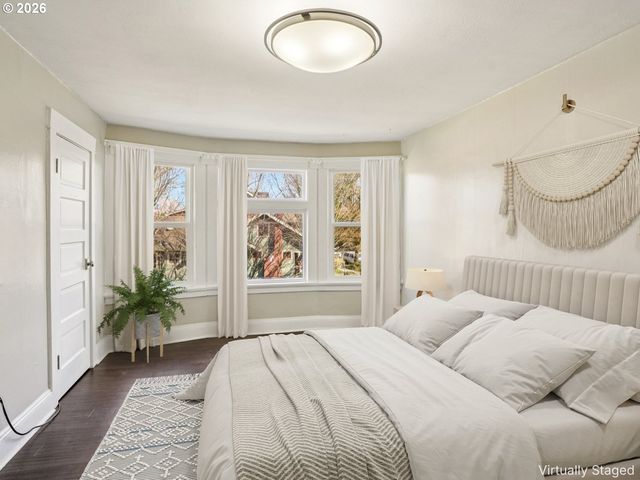 2451 Se YAMHILL St, Portland, OR 97214