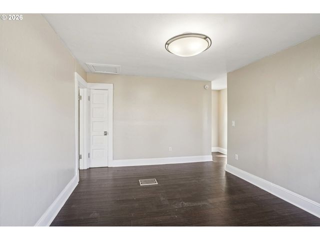 2451 Se YAMHILL St, Portland, OR 97214