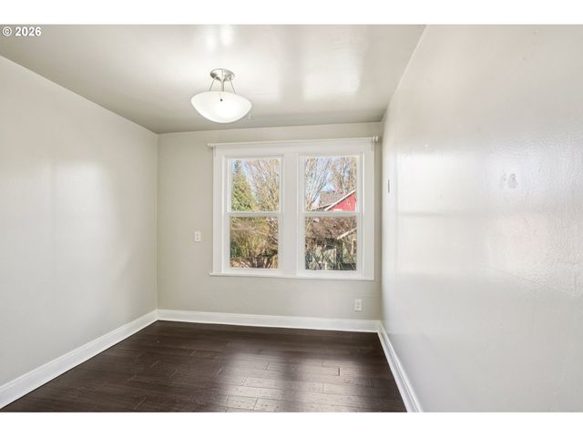 2451 Se YAMHILL St, Portland, OR 97214