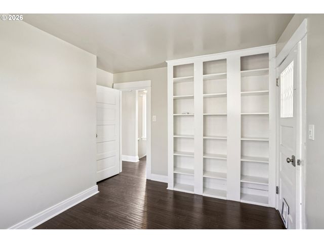 2451 Se YAMHILL St, Portland, OR 97214