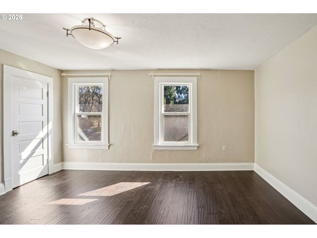 2451 Se YAMHILL St, Portland, OR 97214