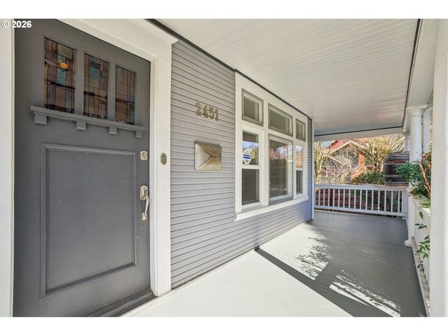 2451 Se YAMHILL St, Portland, OR 97214
