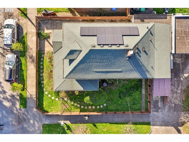 2451 Se YAMHILL St, Portland, OR 97214