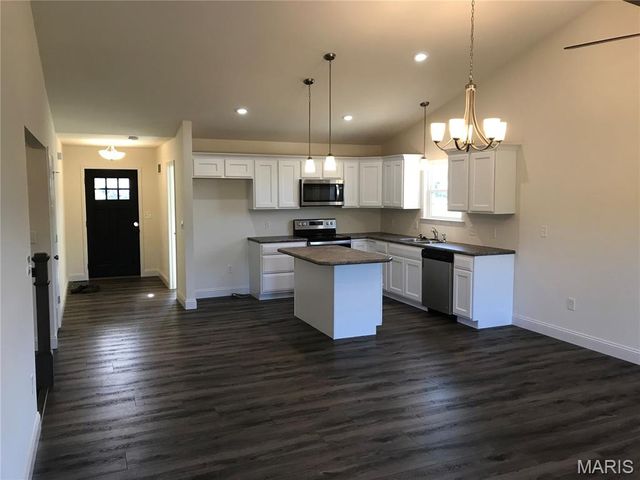 1649 Flagstaff Dr, Festus, MO 63028