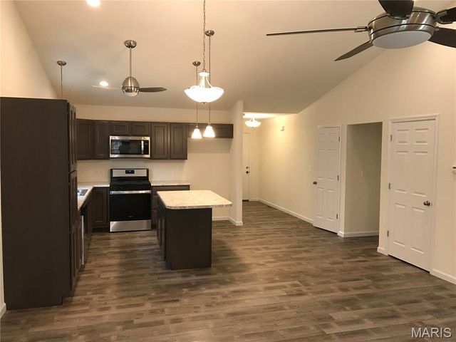 1649 Flagstaff Dr, Festus, MO 63028