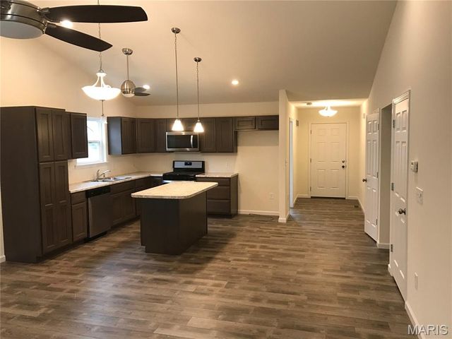 1649 Flagstaff Dr, Festus, MO 63028