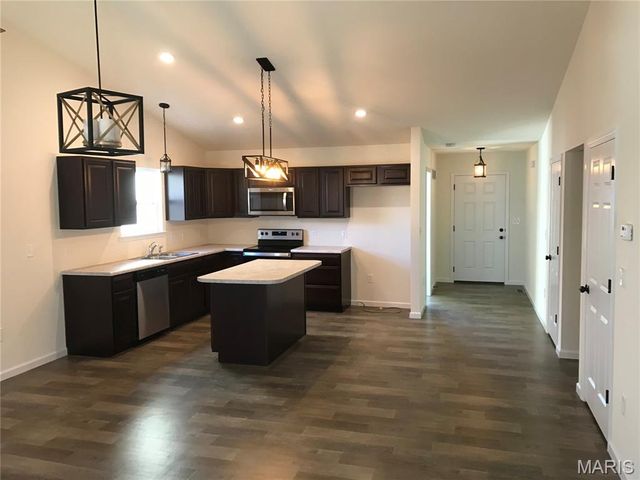 1649 Flagstaff Dr, Festus, MO 63028