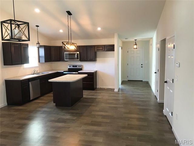 1649 Flagstaff Dr, Festus, MO 63028
