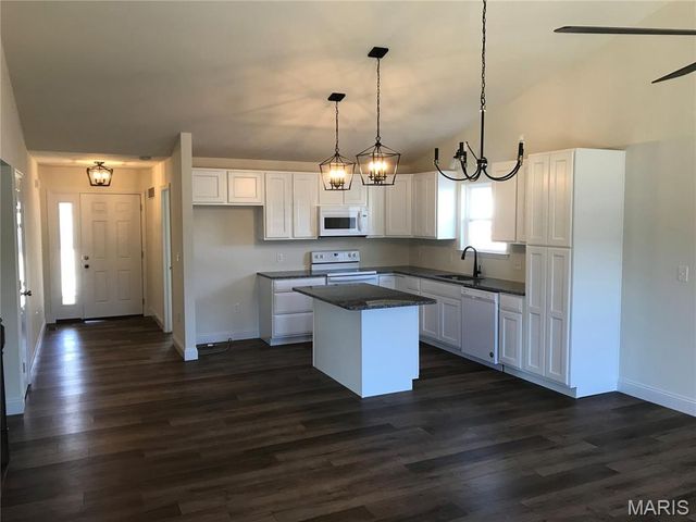 1649 Flagstaff Dr, Festus, MO 63028