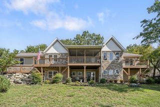 19 Redbud Ln, Kimberling City, MO 65686