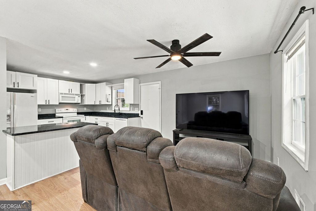 4725 Oak Street, Ellenwood, GA 30294 — photo 4
