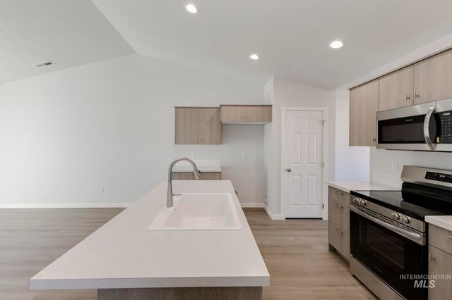 1704 N Birch St, Jerome, ID 83338