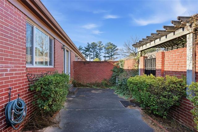 5375 Roswell Road B1, Sandy Springs, GA 30342