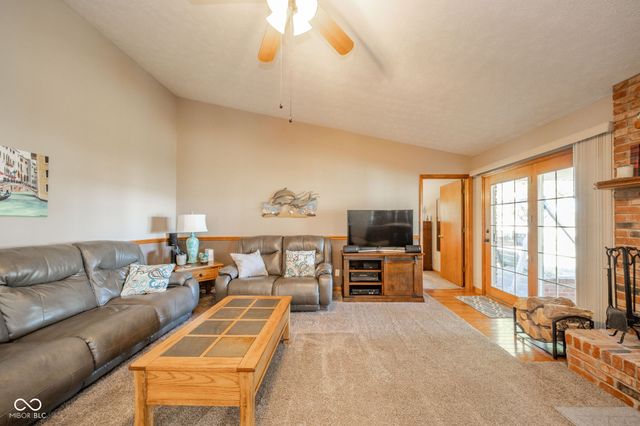 2712 Little John Street, Anderson, IN 46013