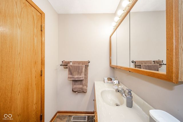 2712 Little John Street, Anderson, IN 46013