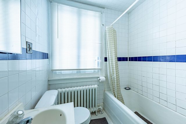 1820 Jenkinson Court, Waukegan, IL 60085