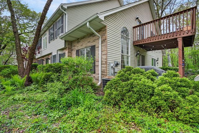 1327 Laurel Oaks Drive, Streamwood, IL 60107