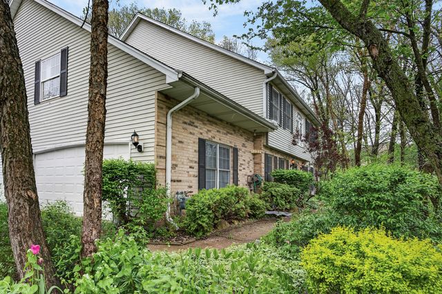 1327 Laurel Oaks Drive, Streamwood, IL 60107