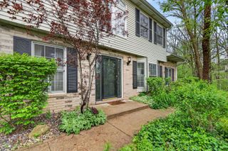 1327 Laurel Oaks Drive, Streamwood, IL 60107