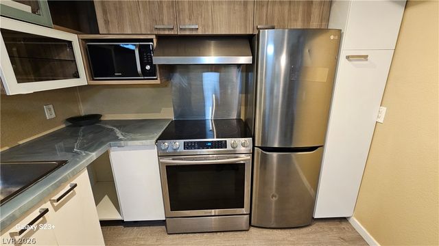 1701 East Katie Avenue 33, Las Vegas, NV 89119