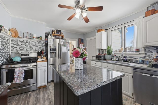 9 Hamilton Street, Clinton, MA 01510