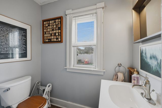 9 Hamilton Street, Clinton, MA 01510