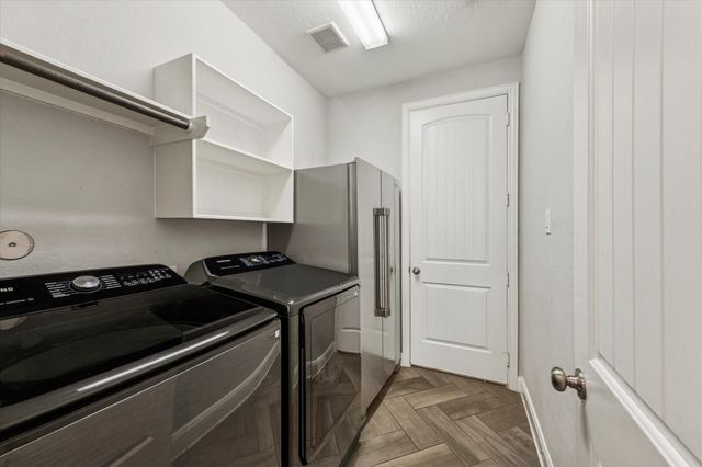 2283 Rising Bay Court, League City, TX 77573