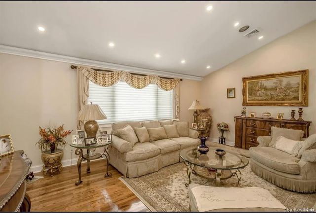 3012 Mandalay Beach Road, Wantagh, NY 11793