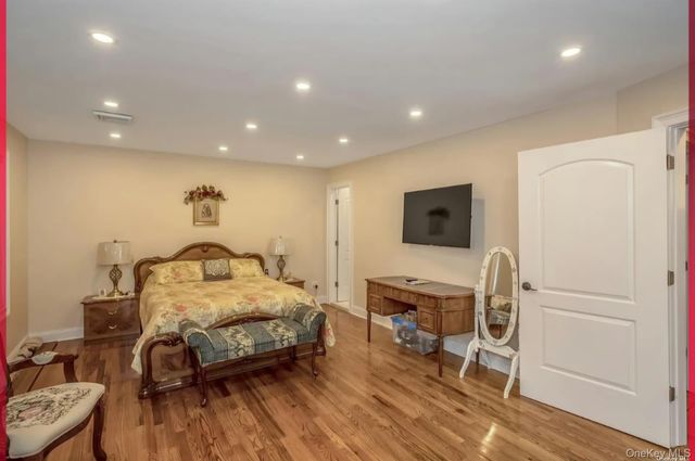 3012 Mandalay Beach Road, Wantagh, NY 11793