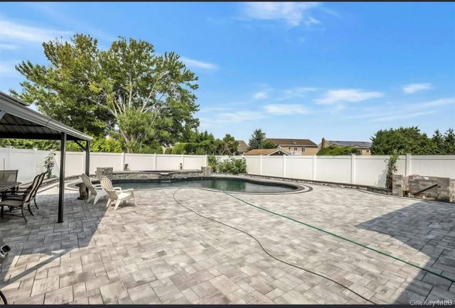 3012 Mandalay Beach Road, Wantagh, NY 11793