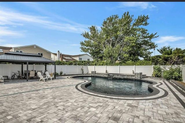 3012 Mandalay Beach Road, Wantagh, NY 11793