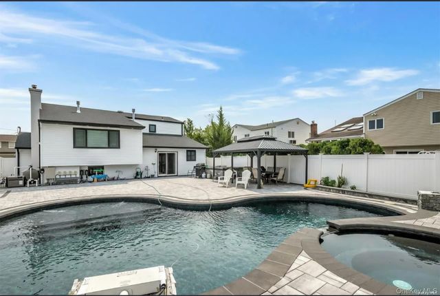 3012 Mandalay Beach Road, Wantagh, NY 11793