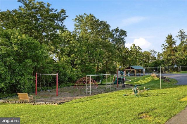 286 OREGON HOLLOW RD, Linden, VA 22642