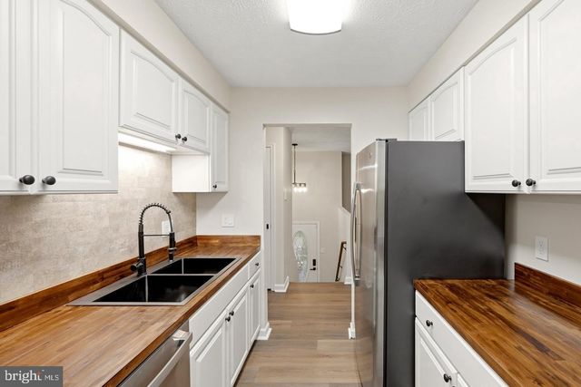 286 OREGON HOLLOW RD, Linden, VA 22642