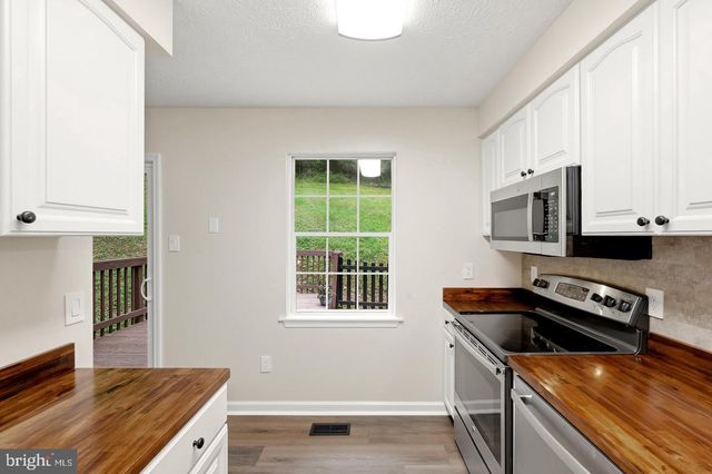 286 OREGON HOLLOW RD, Linden, VA 22642