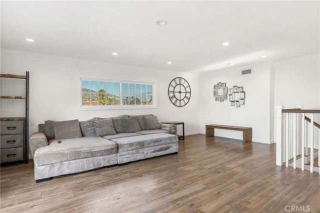 1851 Tamerlane Drive, Glendale, CA 91208