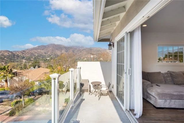 1851 Tamerlane Drive, Glendale, CA 91208