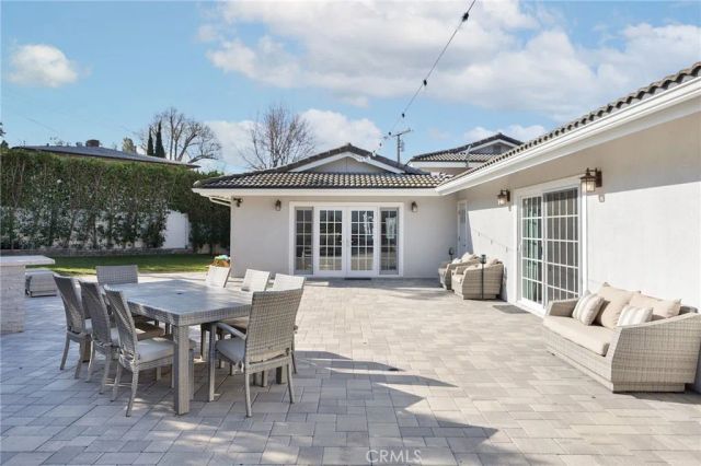 1851 Tamerlane Drive, Glendale, CA 91208