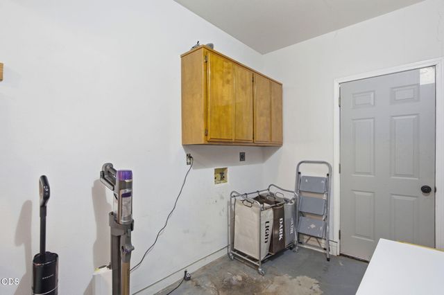 1045 Angler Lane, Grants Pass, OR 97527